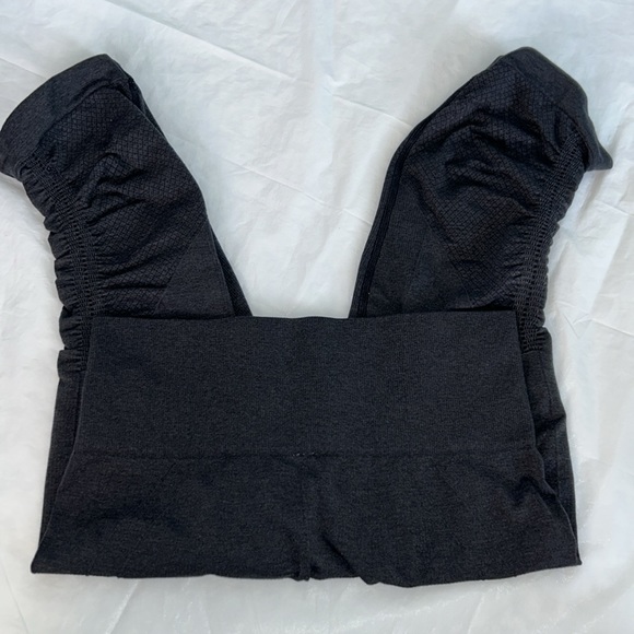 EUC Lululemon In The Flow Crop II Size 4 - Picture 3 of 7